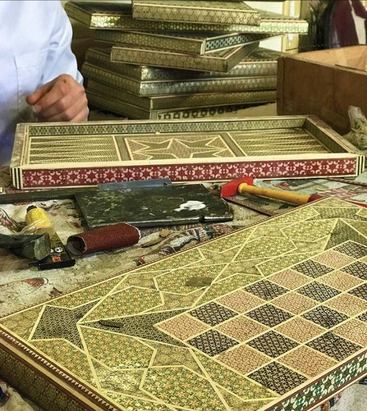 خاتم کاری | تاریخچه، مراحل ساخت، انواع و راهنمای خرید خاتم کاری ایرانی